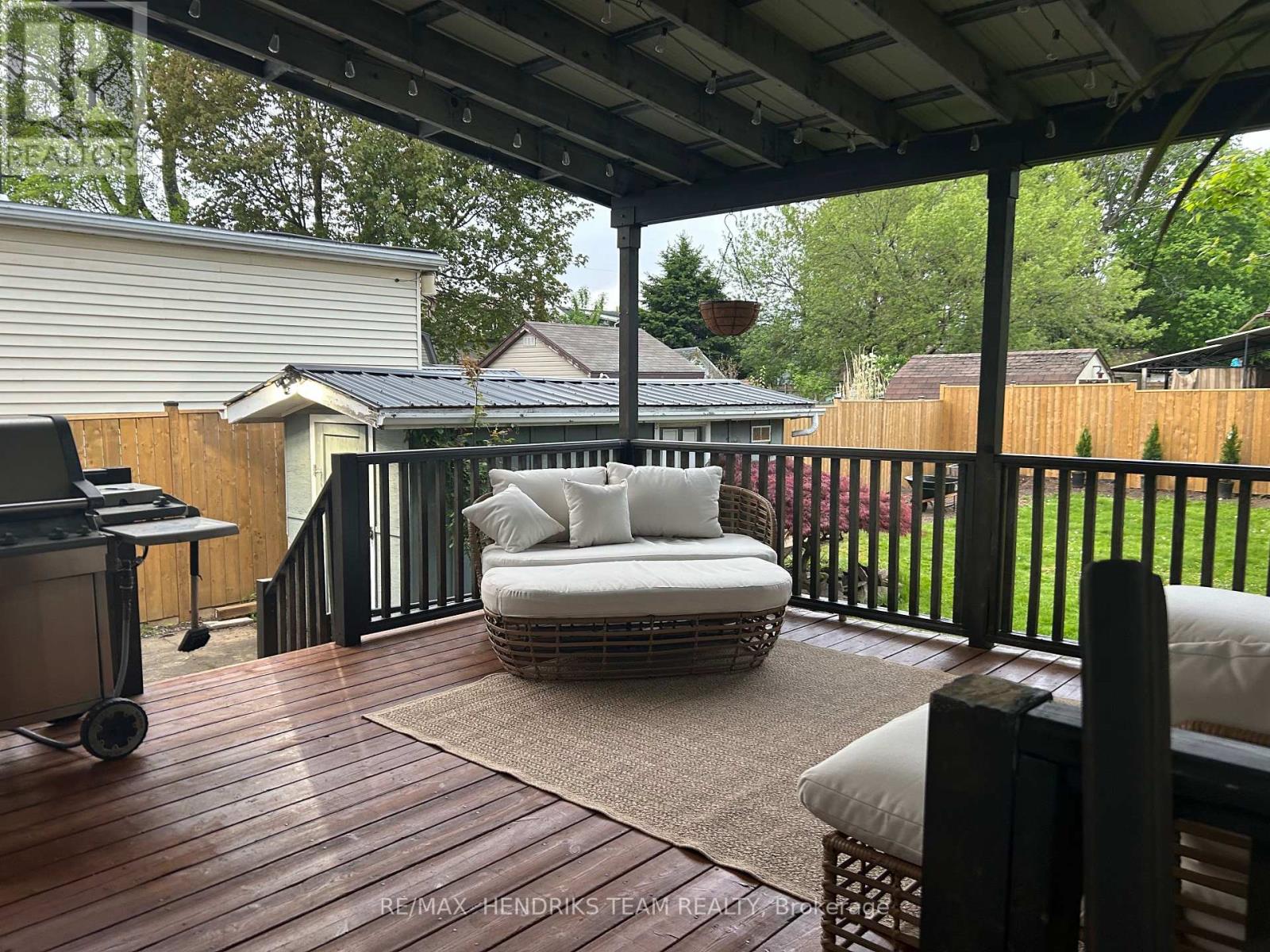 16 Haig Street, St. Catharines, Ontario  L2R 6K6 - Photo 29 - X12787756