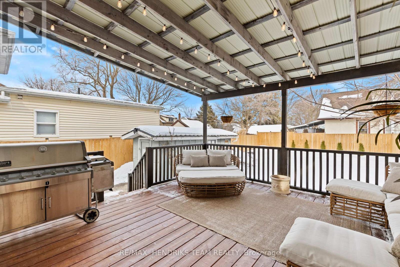 16 Haig Street, St. Catharines, Ontario  L2R 6K6 - Photo 37 - X12787756