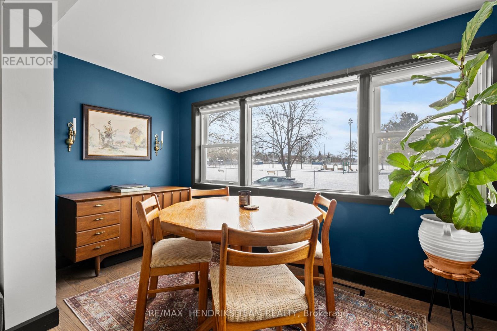 16 Haig Street, St. Catharines, Ontario  L2R 6K6 - Photo 9 - X12787756