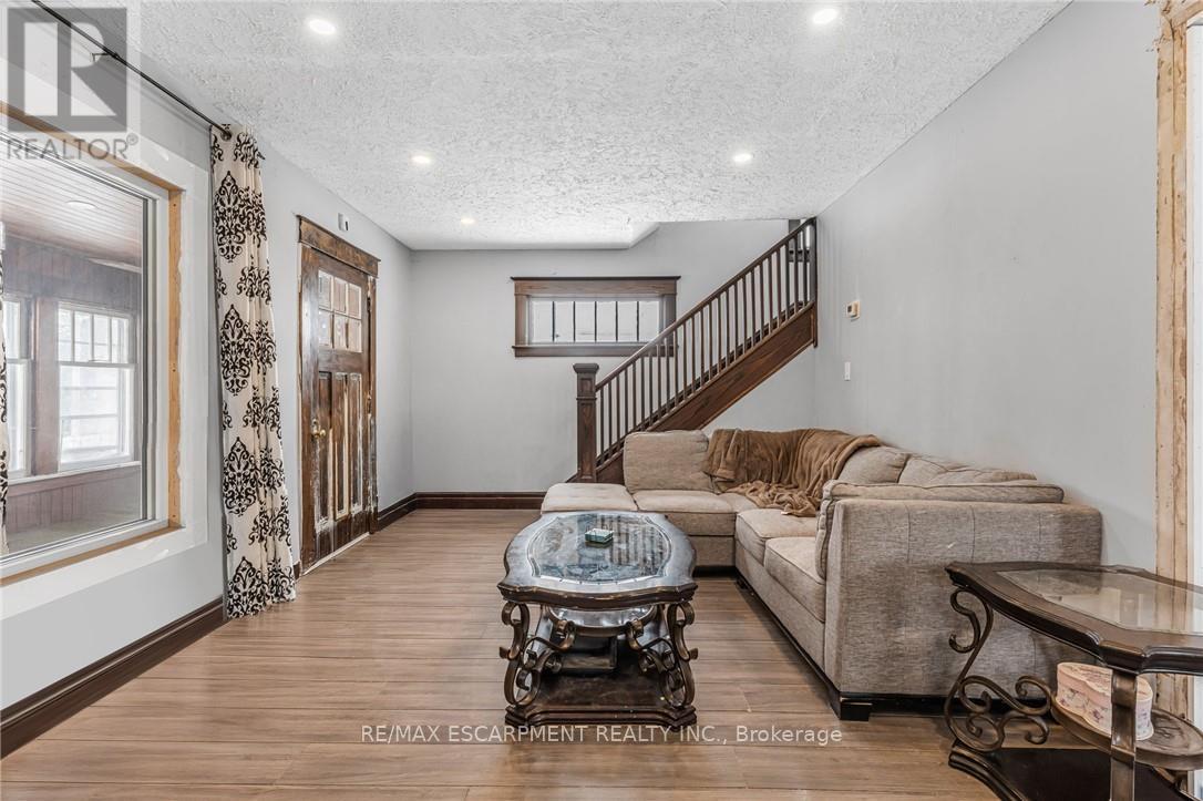 221 Bowen Road, Fort Erie, Ontario  L2A 2Y6 - Photo 5 - X12758778