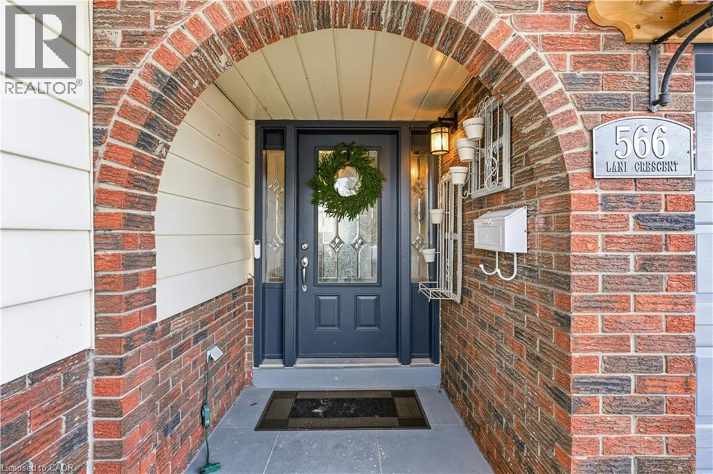 566 Lani Crescent, Burlington, Ontario  L7N 2Y4 - Photo 3 - 40801413