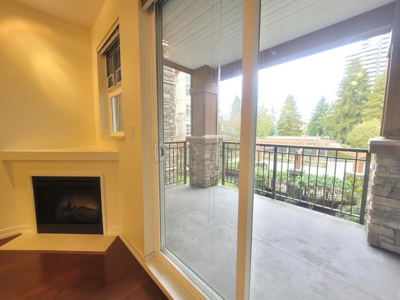 215 10237 133 Street, Surrey, British Columbia  V3T 0C6 - Photo 4 - R3089498