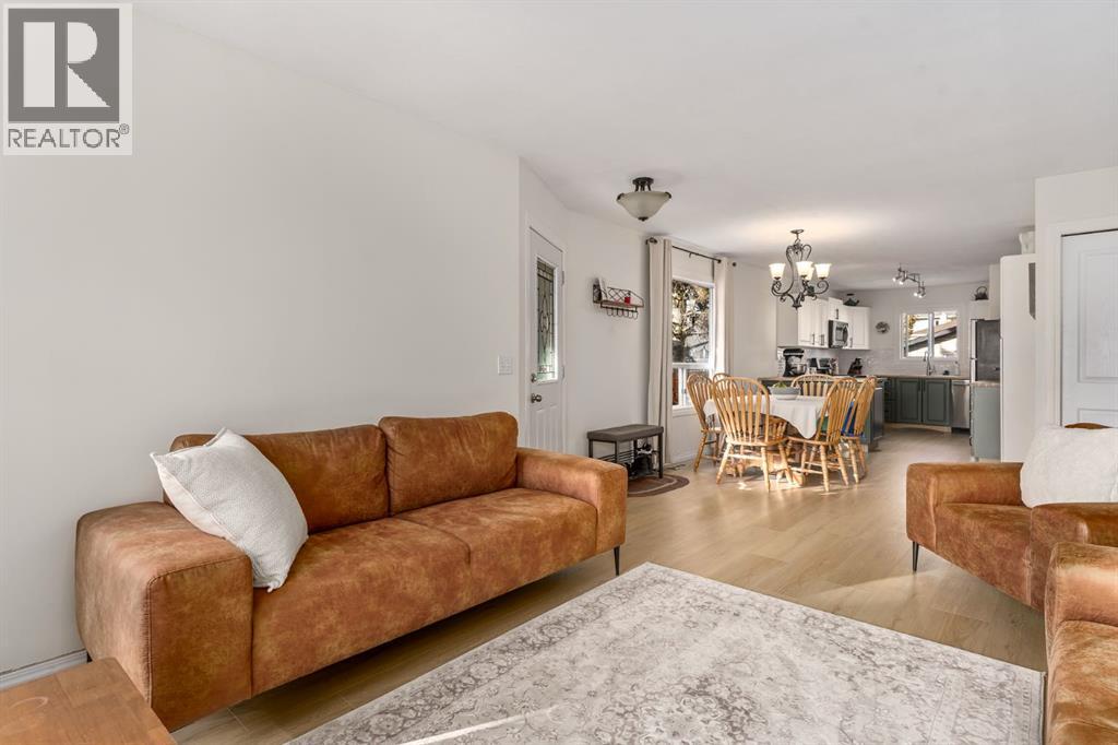 17 Aster Place Se, Airdrie, Alberta  T4B 0P9 - Photo 5 - A2277541