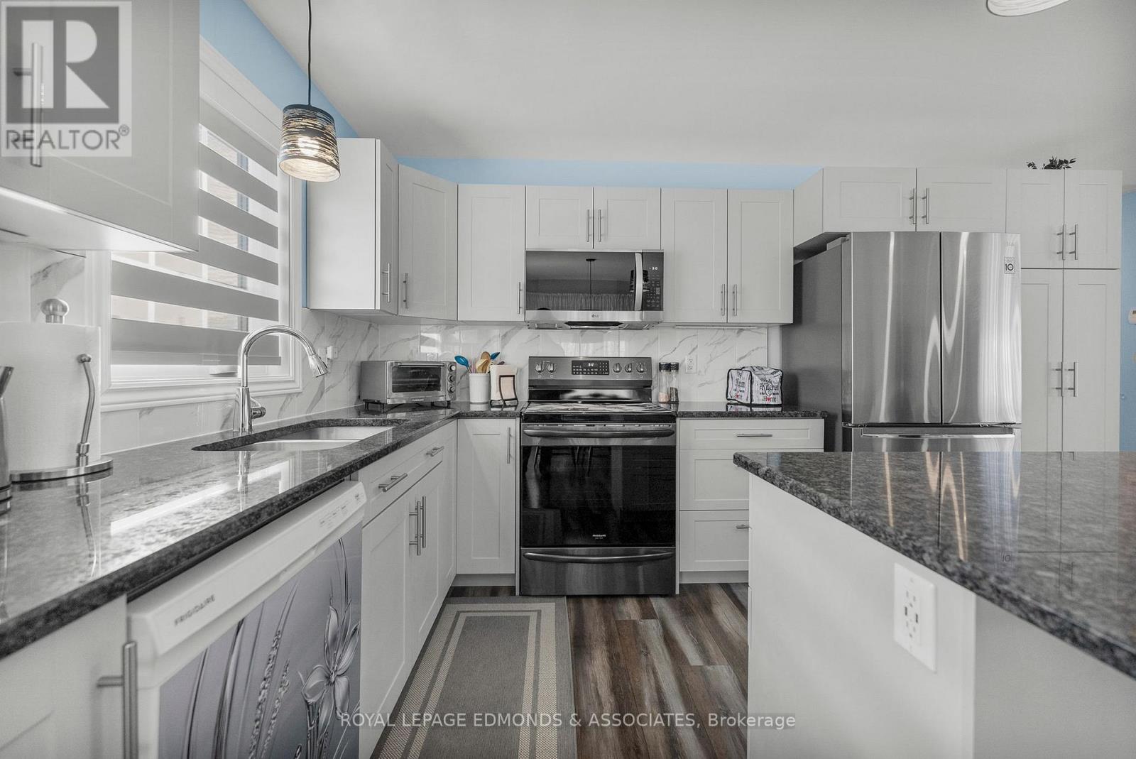 11 Terrance Drive, Petawawa, Ontario  K8H 0G3 - Photo 11 - X12787704