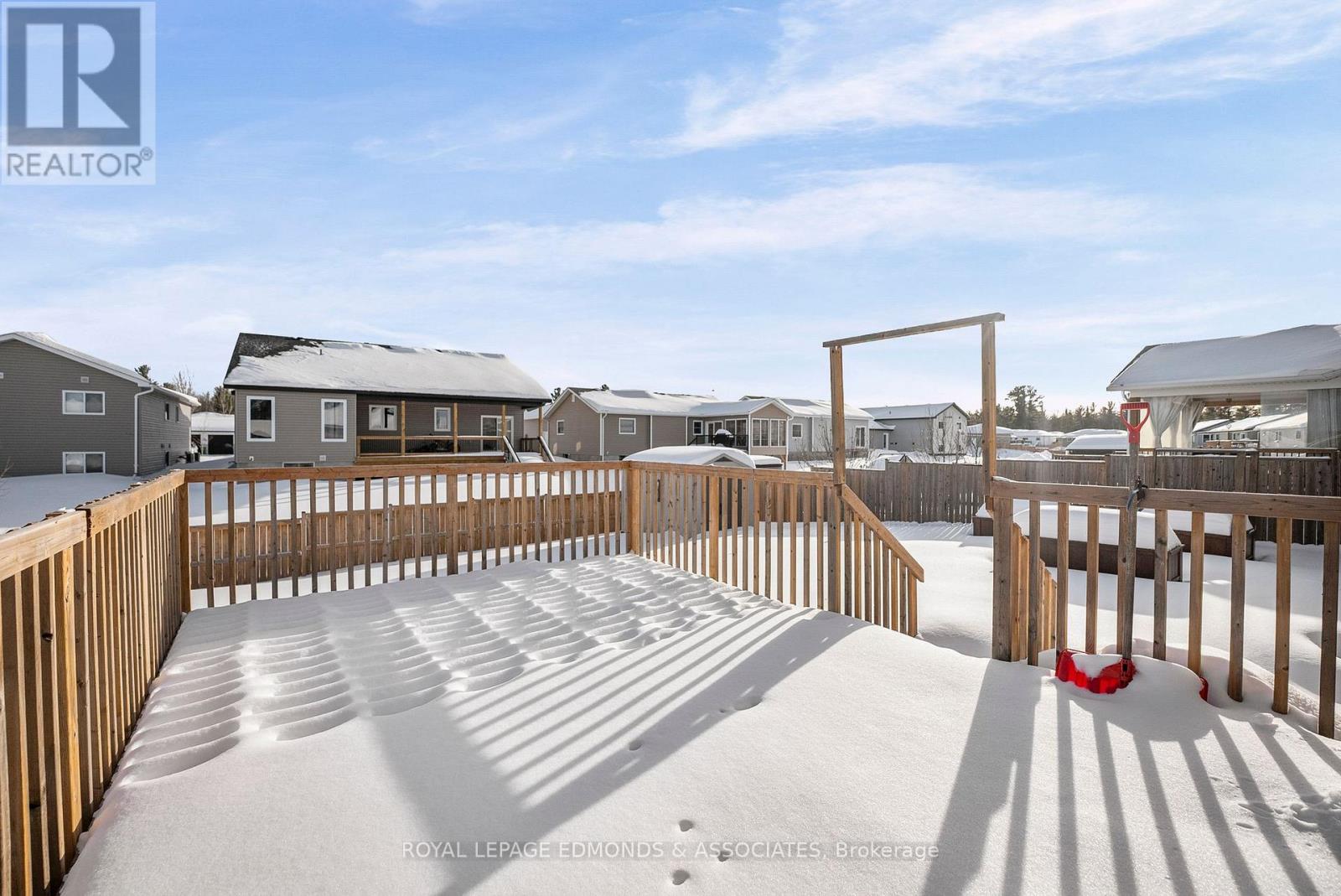 11 Terrance Drive, Petawawa, Ontario  K8H 0G3 - Photo 33 - X12787704