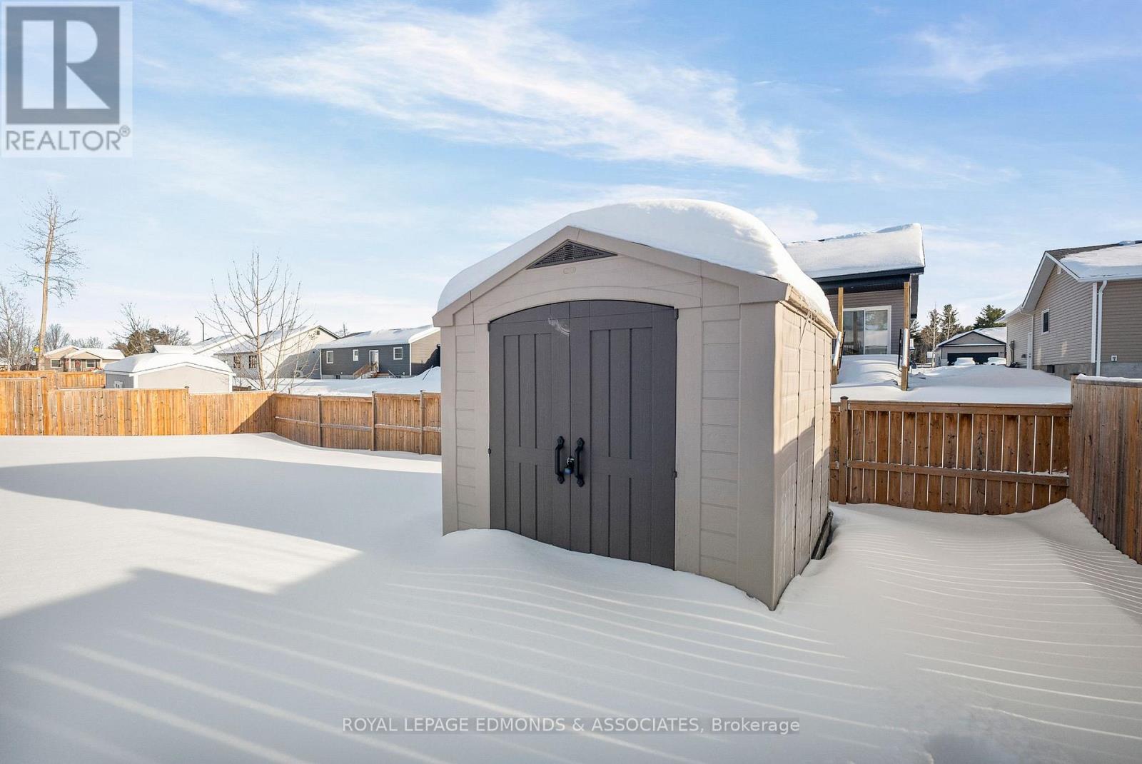 11 Terrance Drive, Petawawa, Ontario  K8H 0G3 - Photo 37 - X12787704