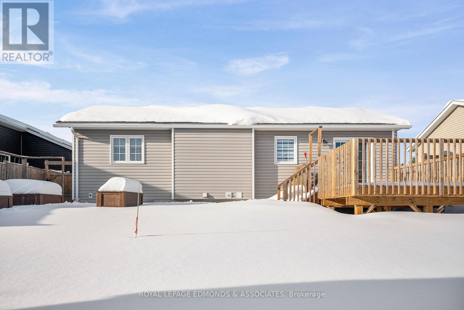 11 Terrance Drive, Petawawa, Ontario  K8H 0G3 - Photo 38 - X12787704
