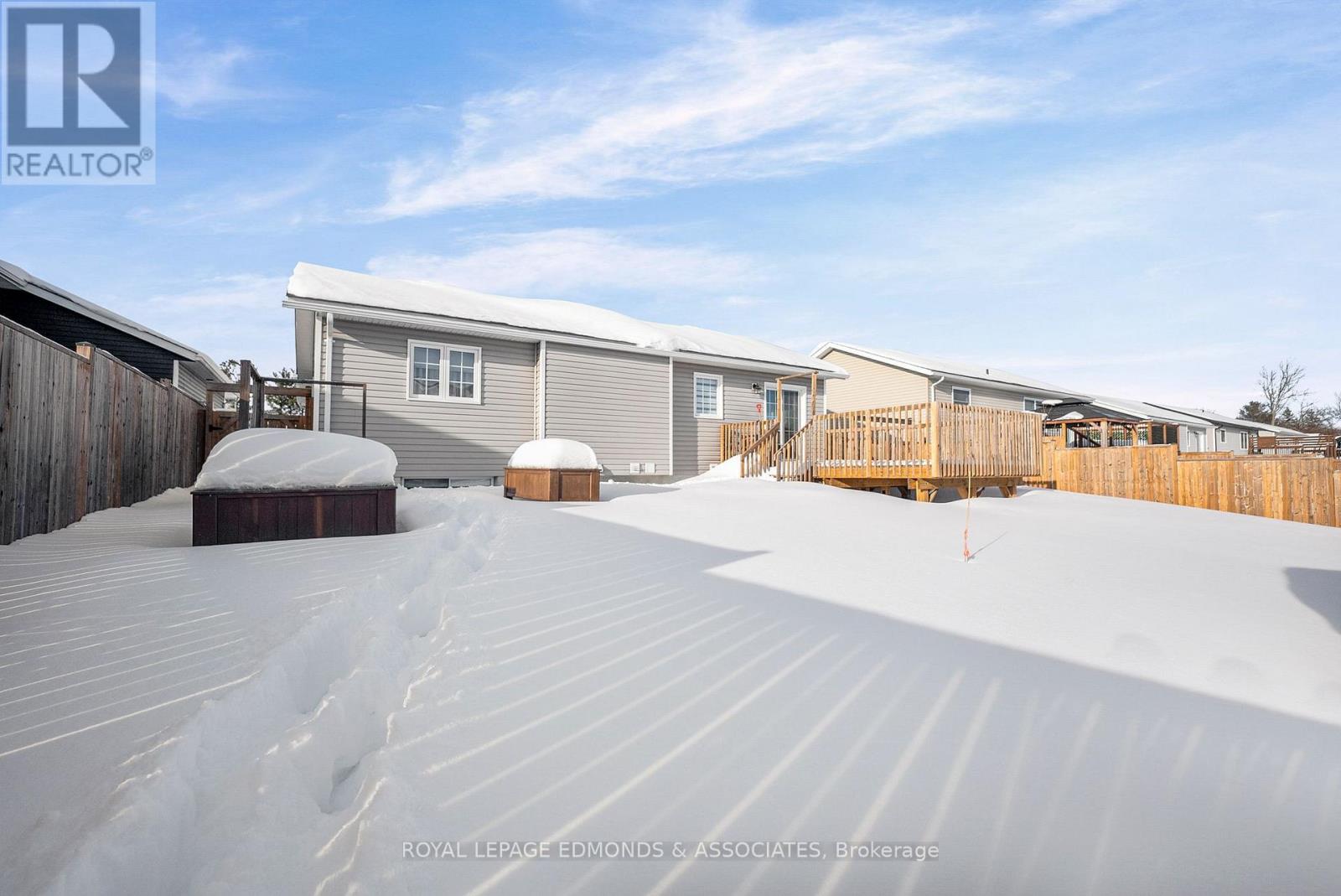 11 Terrance Drive, Petawawa, Ontario  K8H 0G3 - Photo 39 - X12787704