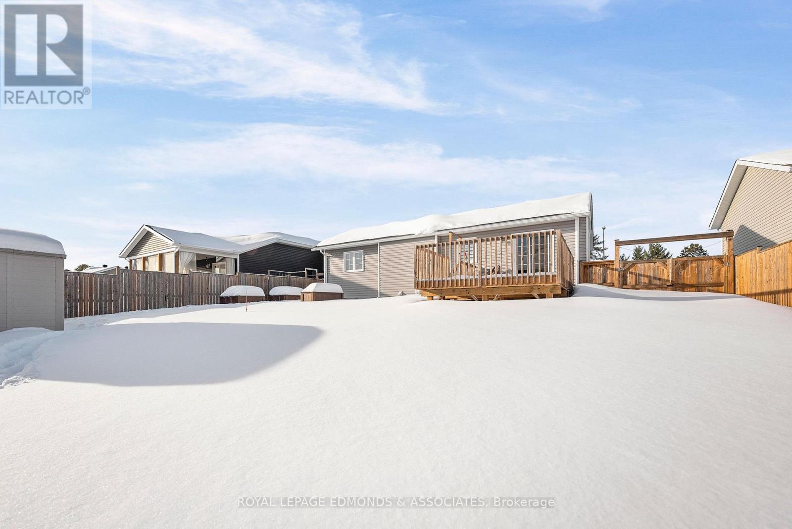 11 Terrance Drive, Petawawa, Ontario  K8H 0G3 - Photo 40 - X12787704