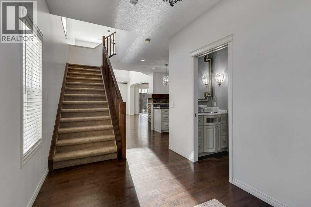 218 Valley Woods Place Nw, Calgary, Alberta  T3B 6A3 - Photo 3 - A2285841