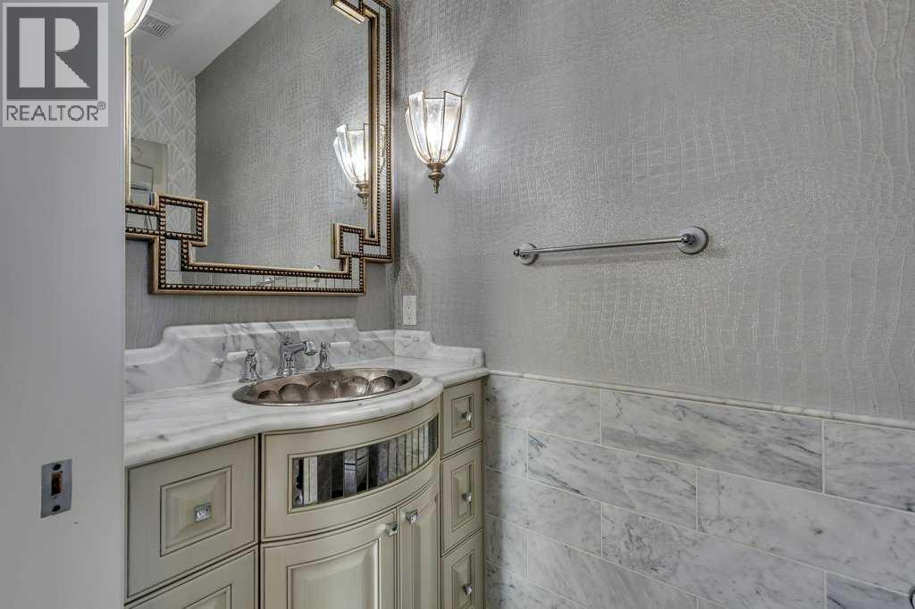 218 Valley Woods Place Nw, Calgary, Alberta  T3B 6A3 - Photo 4 - A2285841