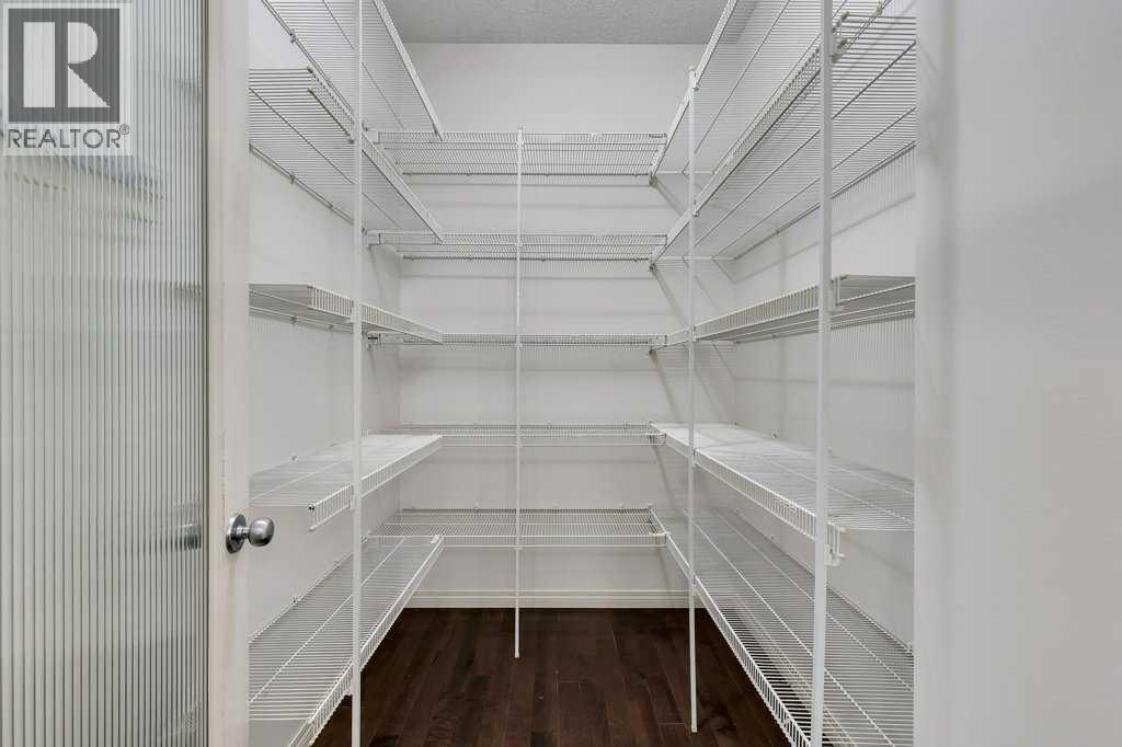 218 Valley Woods Place Nw, Calgary, Alberta  T3B 6A3 - Photo 16 - A2285841