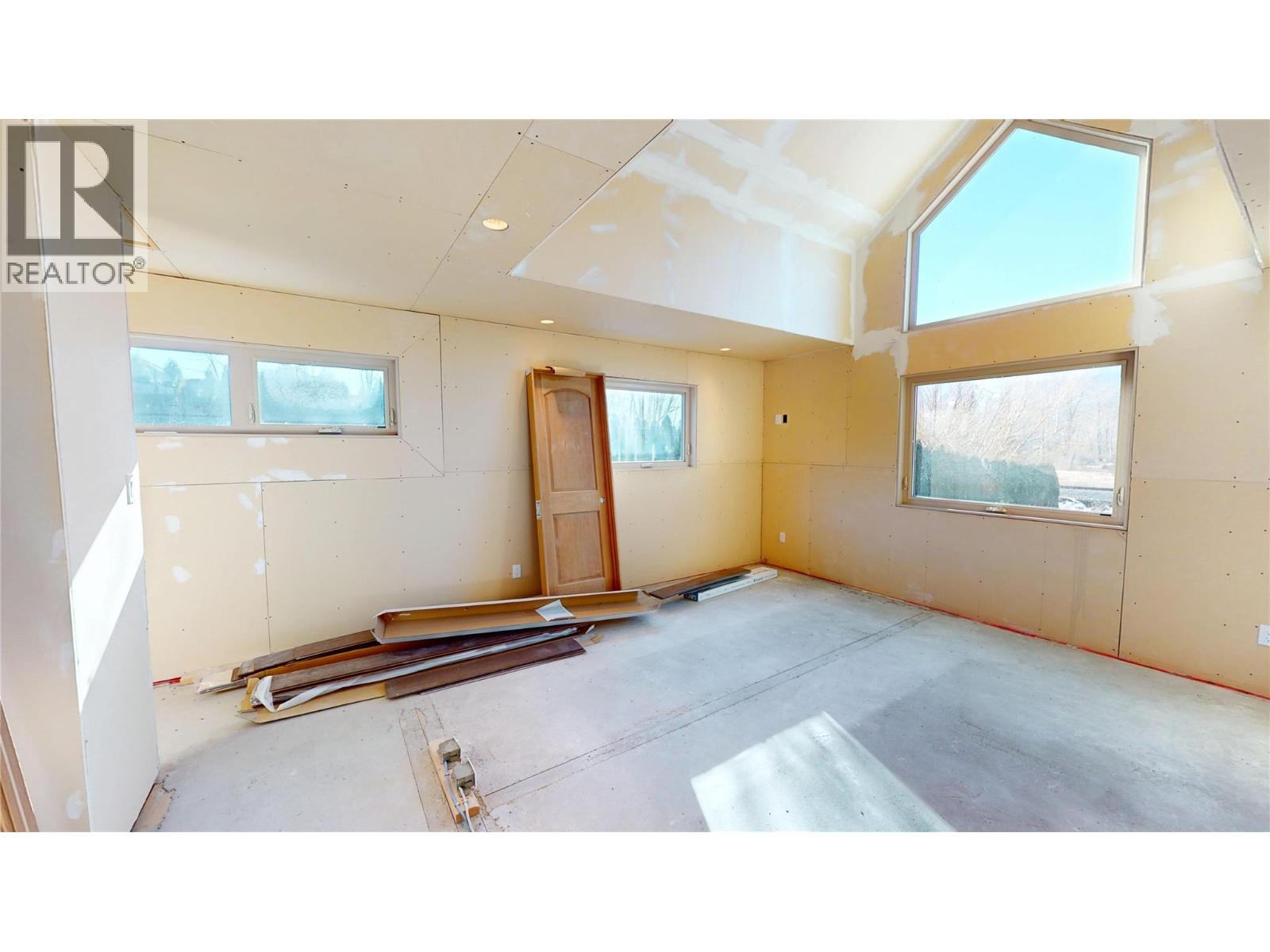 3982 Mcgiverin Road, Fernie, British Columbia  V0B 1M4 - Photo 47 - 10375535