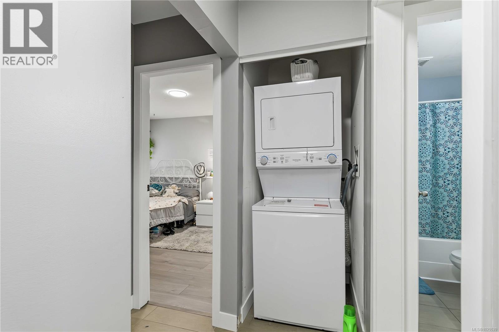 B 3002 Cedar Hill Rd, Victoria, British Columbia  V8T 3J3 - Photo 35 - 1025539