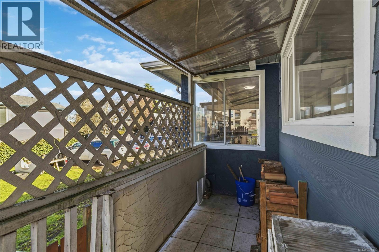 B 3002 Cedar Hill Rd, Victoria, British Columbia  V8T 3J3 - Photo 47 - 1025539