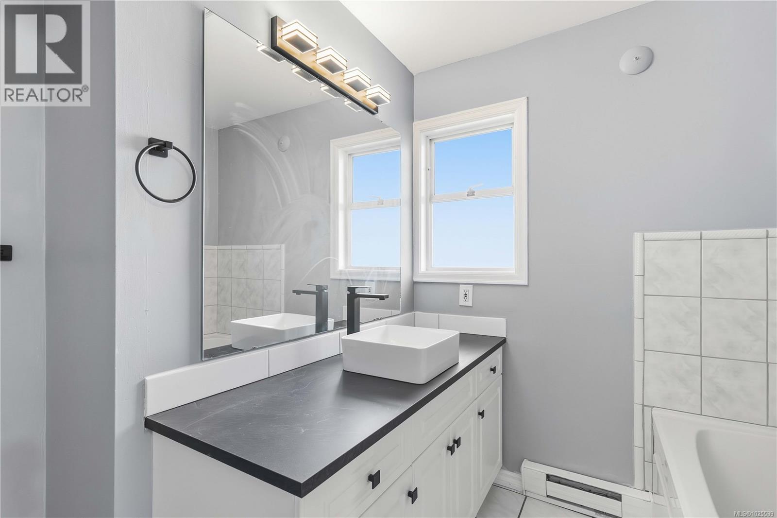 B 3002 Cedar Hill Rd, Victoria, British Columbia  V8T 3J3 - Photo 55 - 1025539