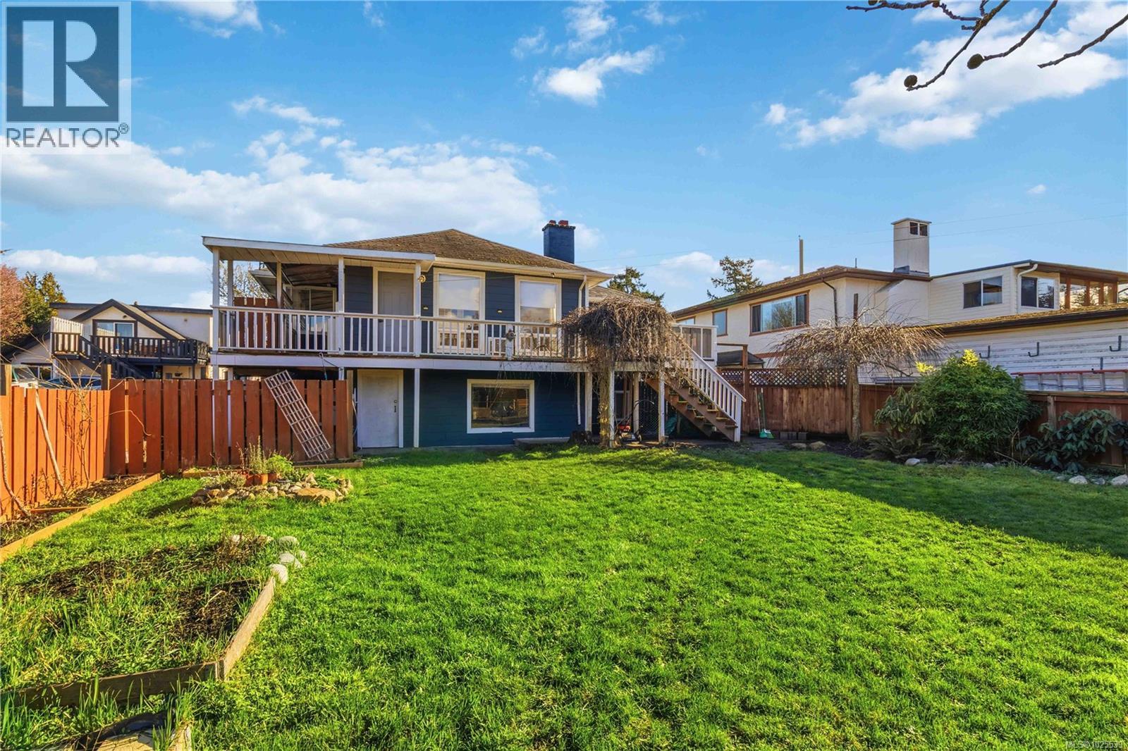 B 3002 Cedar Hill Rd, Victoria, British Columbia  V8T 3J3 - Photo 58 - 1025539