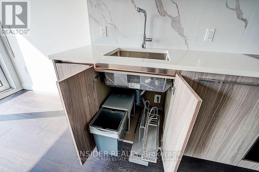 5012 - 3 Concord Cityplace Way, Toronto, Ontario  M5V 0X4 - Photo 10 - C12787740