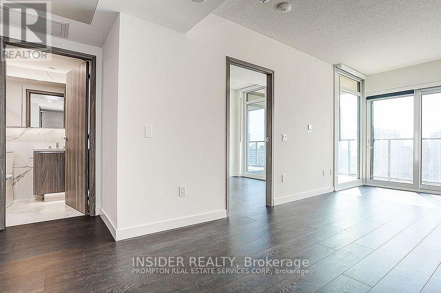 5012 - 3 Concord Cityplace Way, Toronto, Ontario  M5V 0X4 - Photo 14 - C12787740