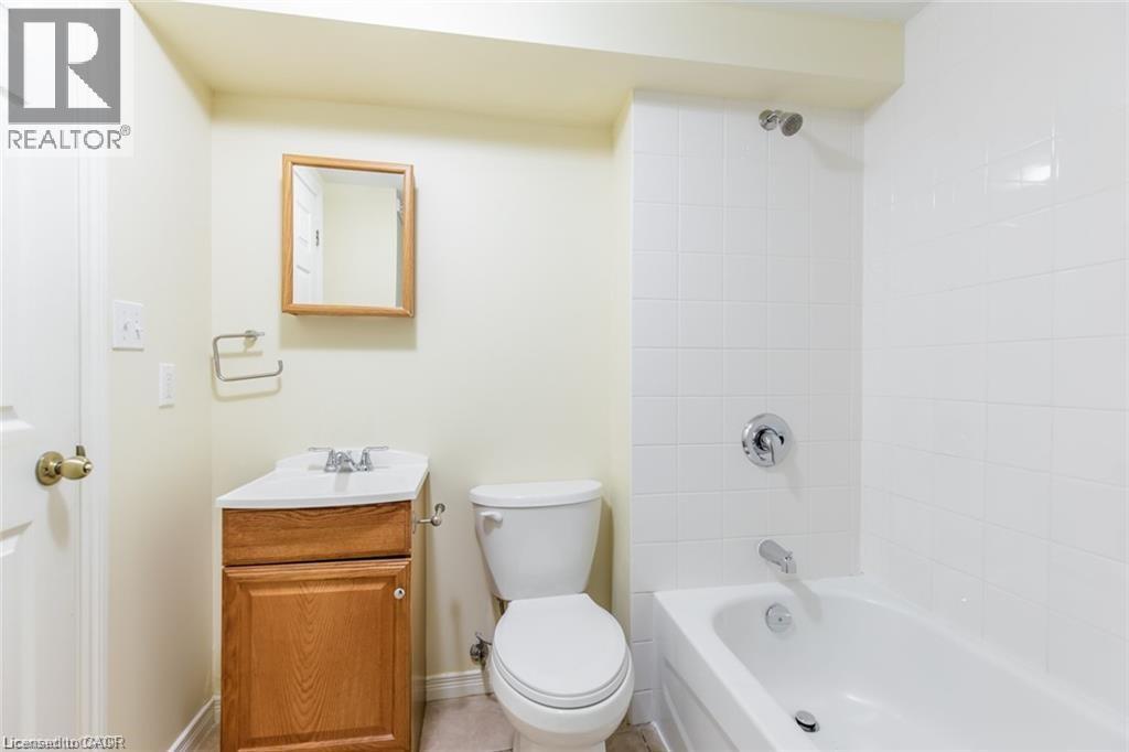 16 Garrow Drive, Hamilton, Ontario  L9C 6G9 - Photo 10 - 40805164