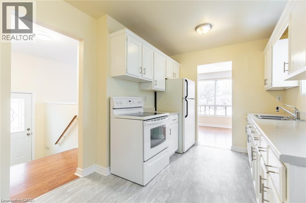 16 Garrow Drive, Hamilton, Ontario  L9C 6G9 - Photo 8 - 40805164