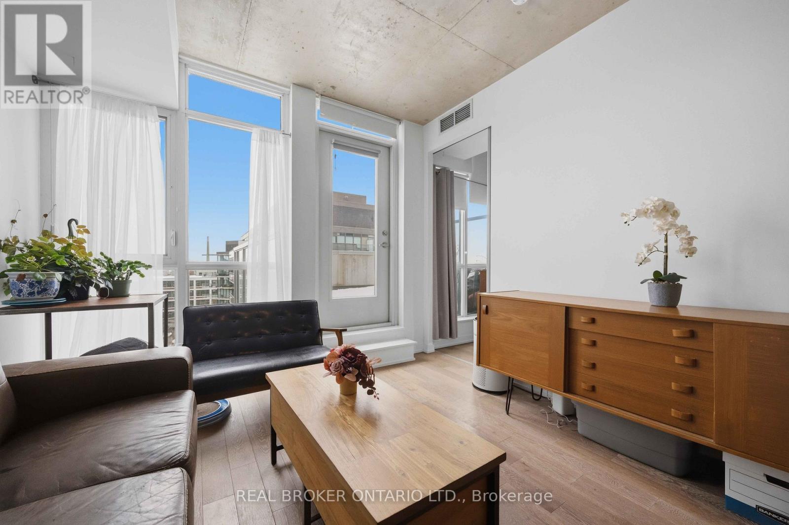 908 - 1190 DUNDAS STREET EAST STREET E, Toronto, Ontario