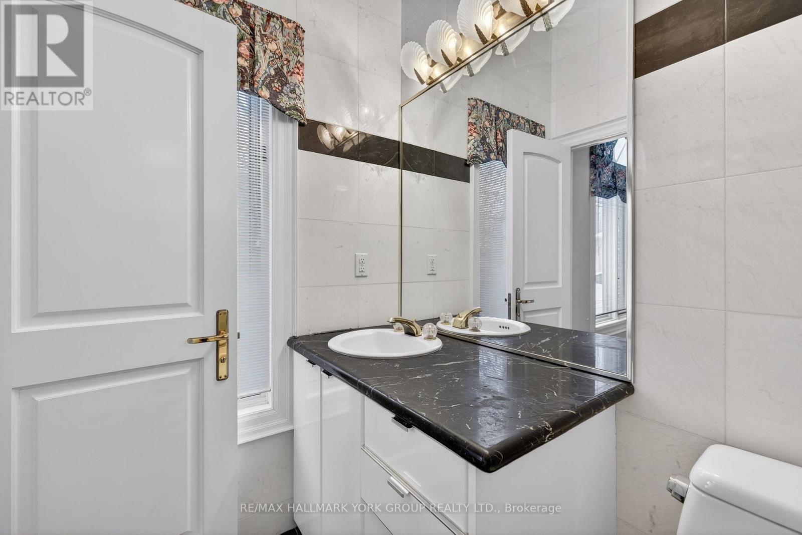 27 Glen Meadow Lane, Richmond Hill, Ontario  L4E 3M6 - Photo 28 - N12758796