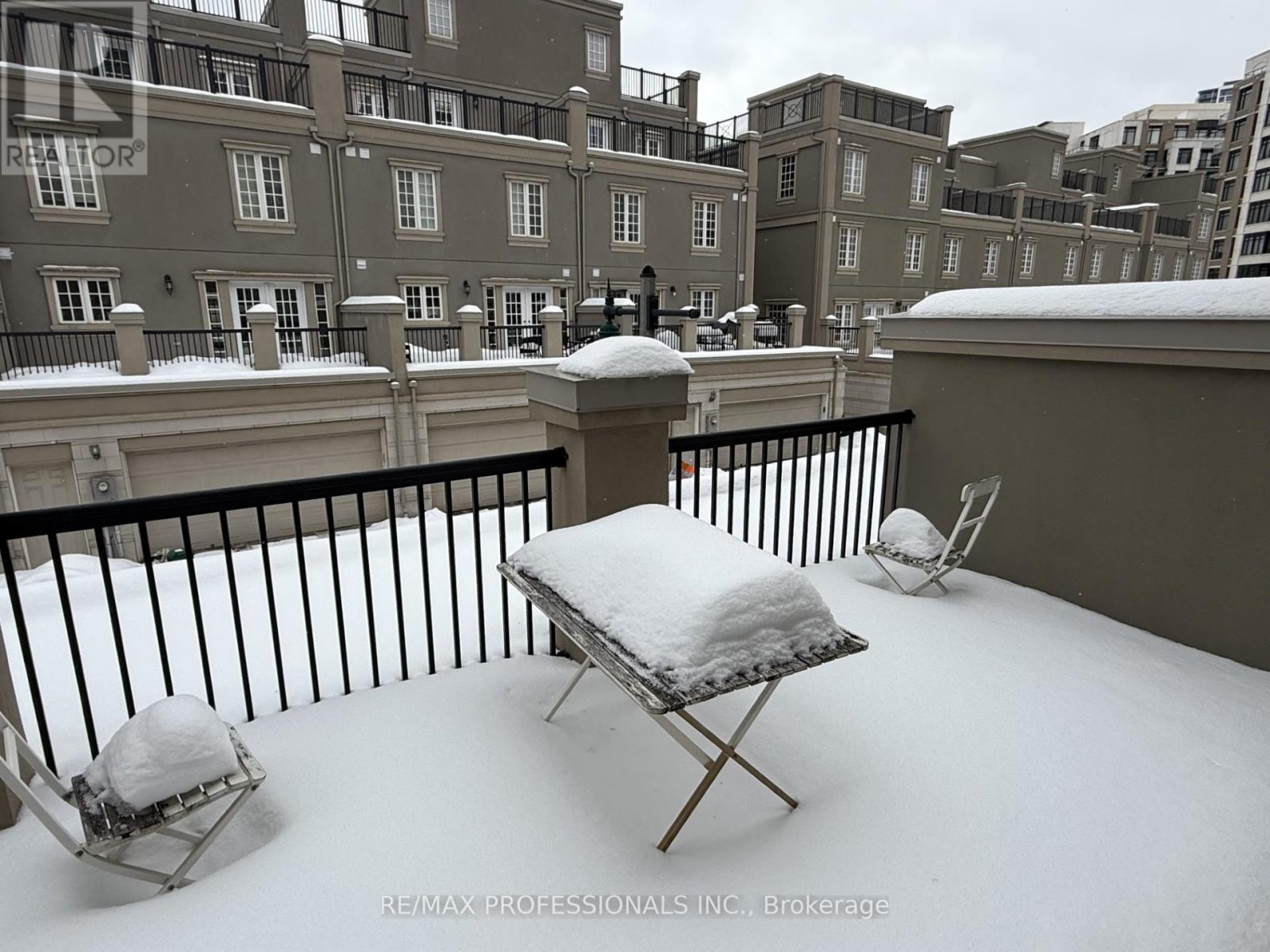 72 Upper Duke Crescent, Markham, Ontario  L6G 0B6 - Photo 8 - N12782946