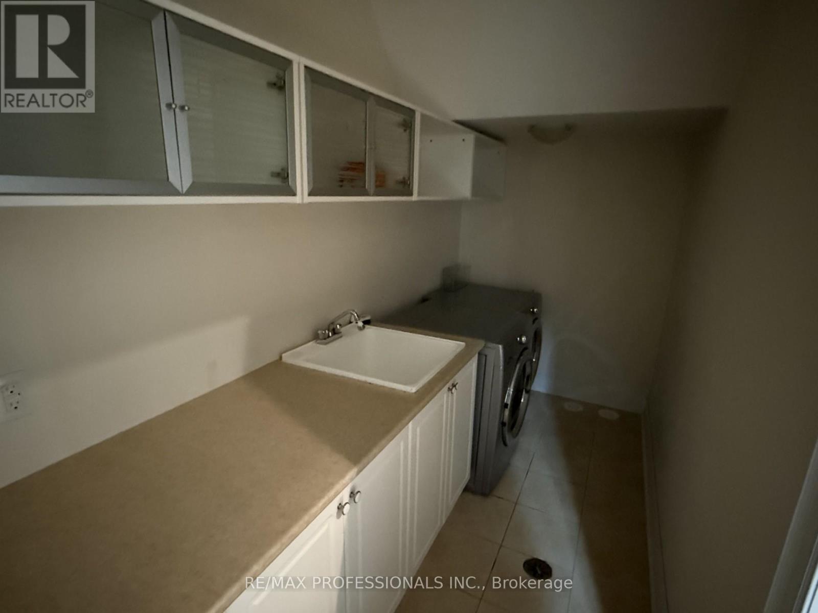 72 Upper Duke Crescent, Markham, Ontario  L6G 0B6 - Photo 30 - N12782946