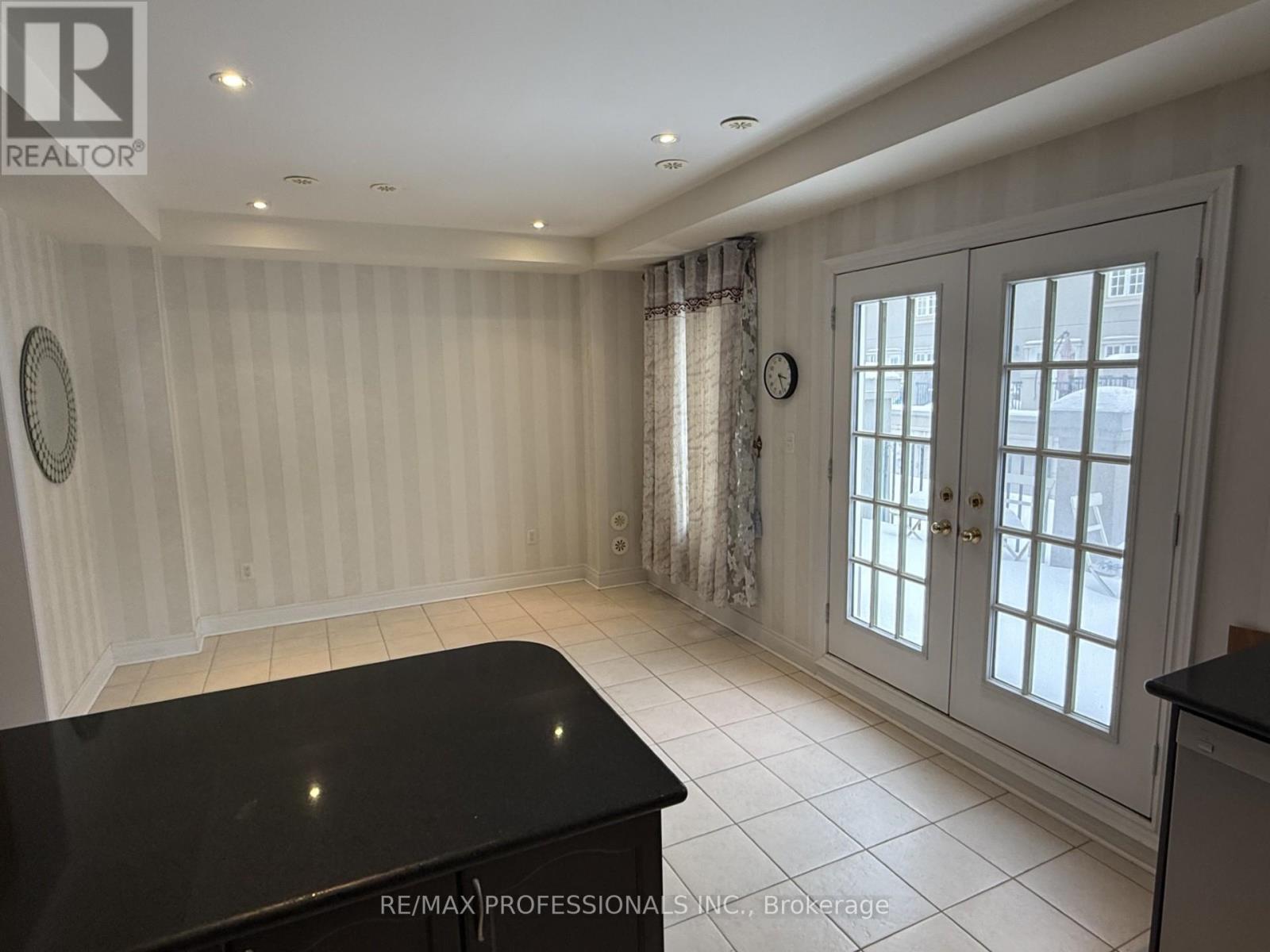 72 Upper Duke Crescent, Markham, Ontario  L6G 0B6 - Photo 6 - N12782946