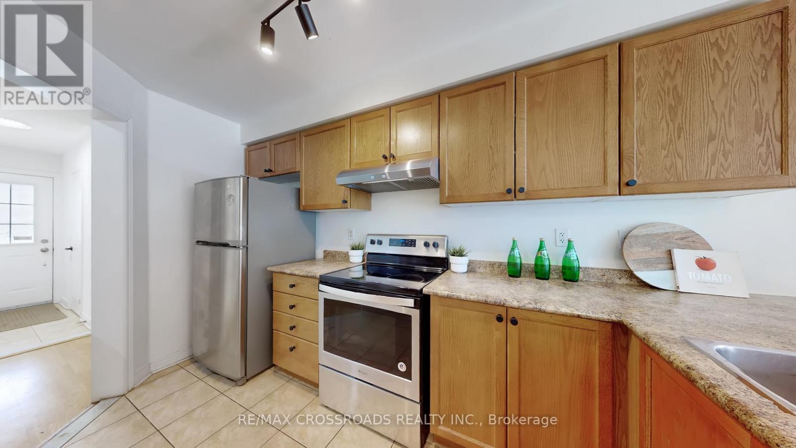 63 Heritage Hollow Esta Street, Richmond Hill, Ontario  L4S 2X3 - Photo 3 - N12786382