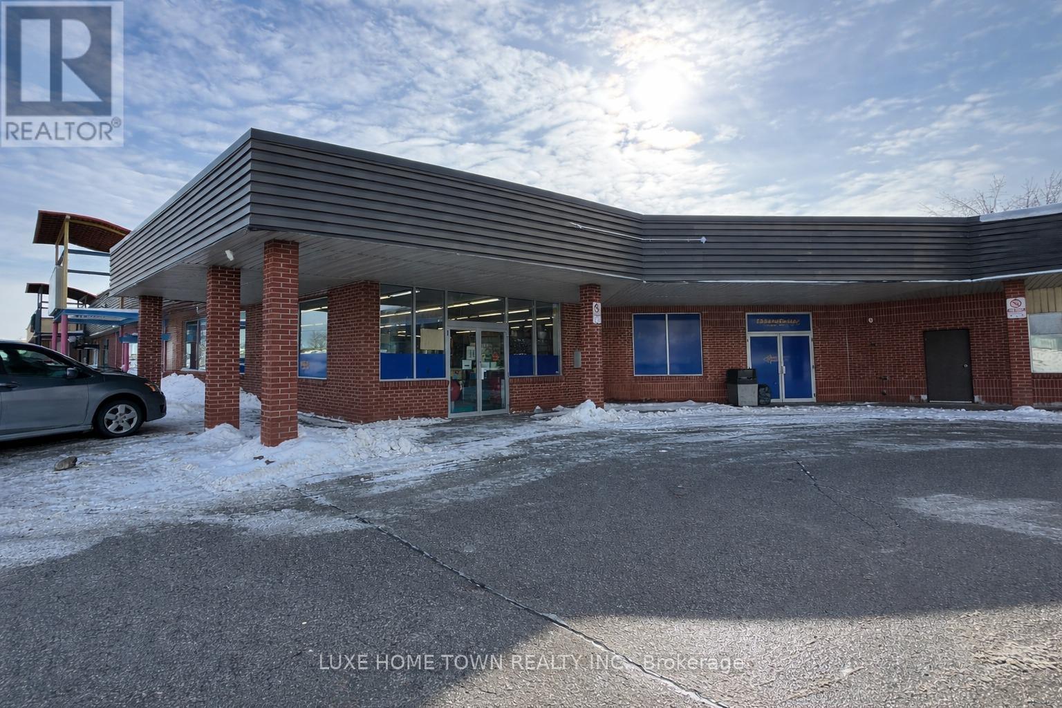 735 Tower Street S, Centre Wellington, Ontario  N1M 2R2 - Photo 1 - X12787016