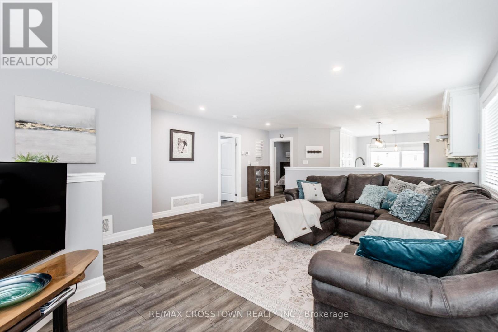 2237 Sproule Street, Innisfil, Ontario  L9S 0E2 - Photo 9 - N12787766