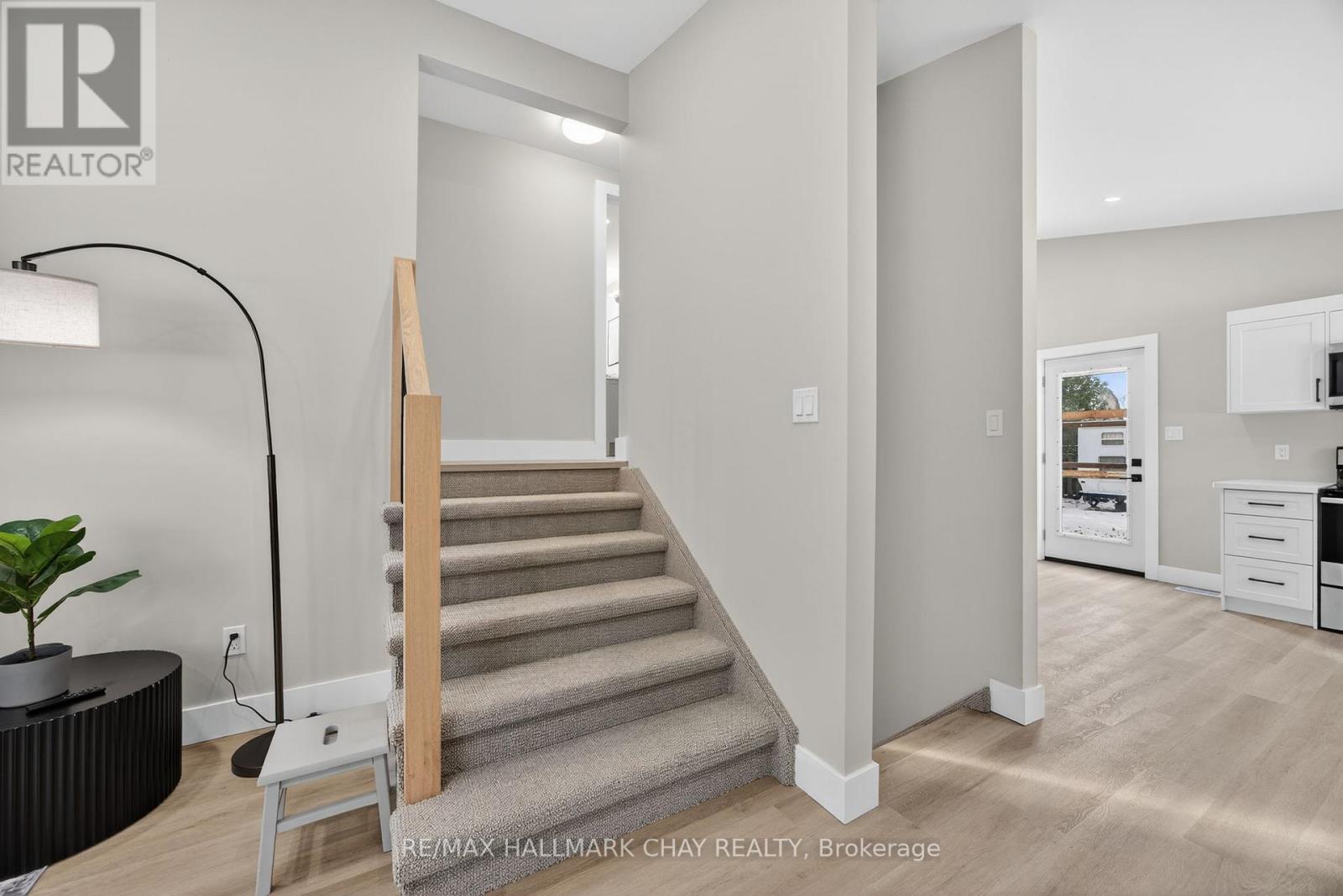 8717 Beachwood Road, Wasaga Beach, Ontario  L9Z 2G5 - Photo 20 - S12787746