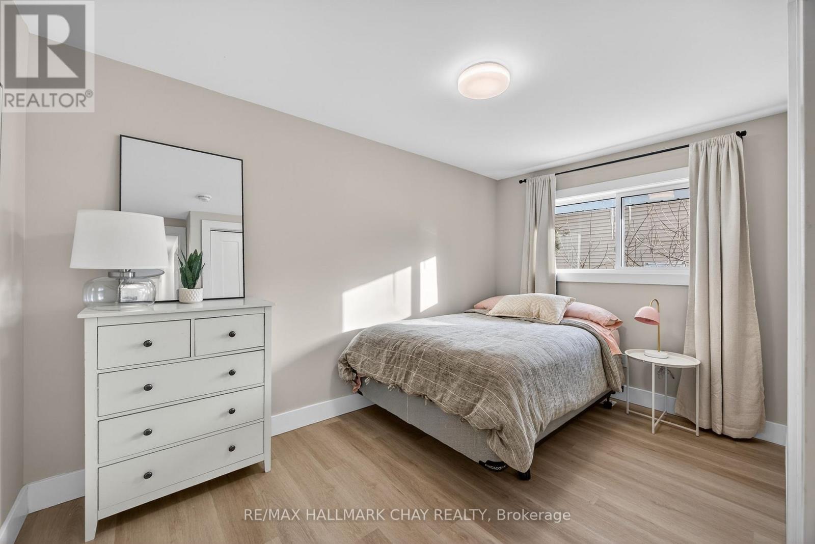 8717 Beachwood Road, Wasaga Beach, Ontario  L9Z 2G5 - Photo 21 - S12787746