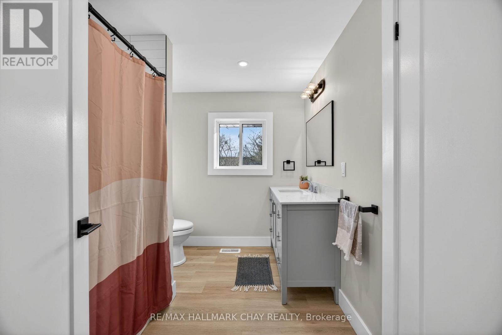 8717 Beachwood Road, Wasaga Beach, Ontario  L9Z 2G5 - Photo 30 - S12787746