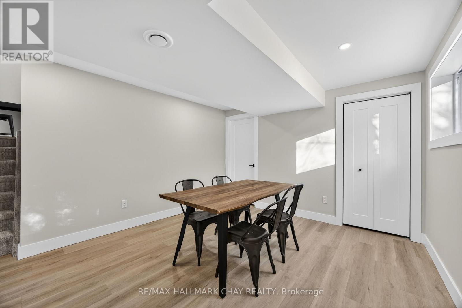 8717 Beachwood Road, Wasaga Beach, Ontario  L9Z 2G5 - Photo 38 - S12787746