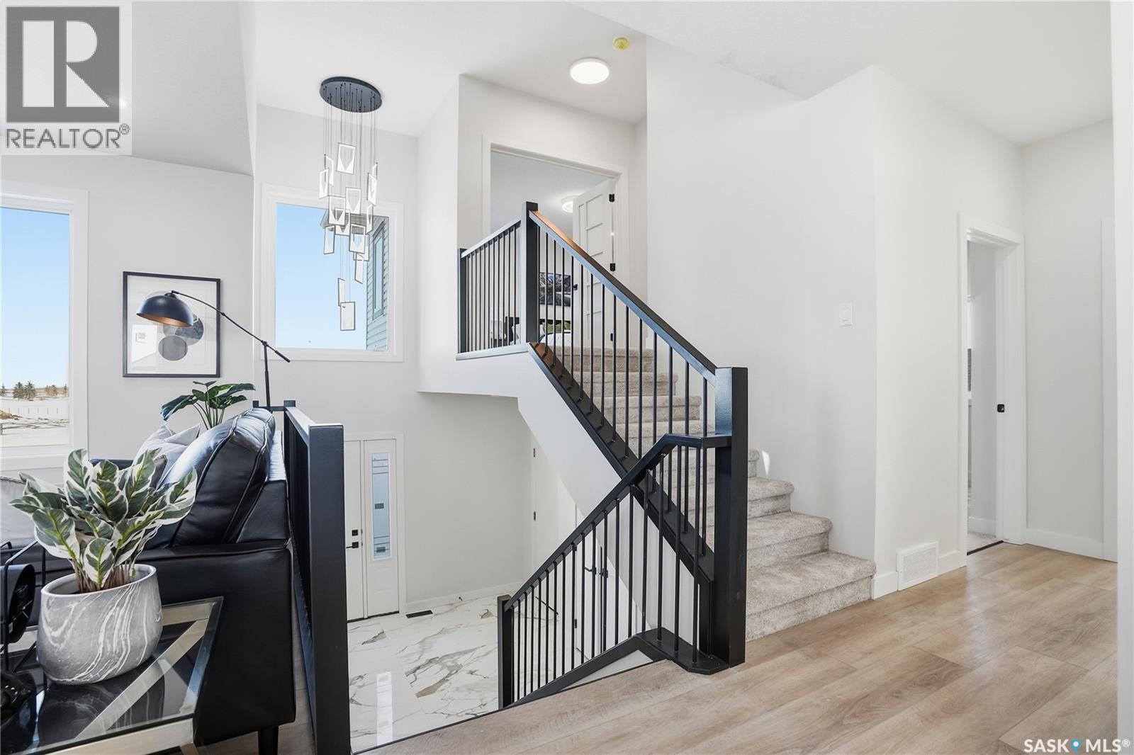 722 Weir Crescent, Warman, Saskatchewan  S0K 4S3 - Photo 2 - SK028539