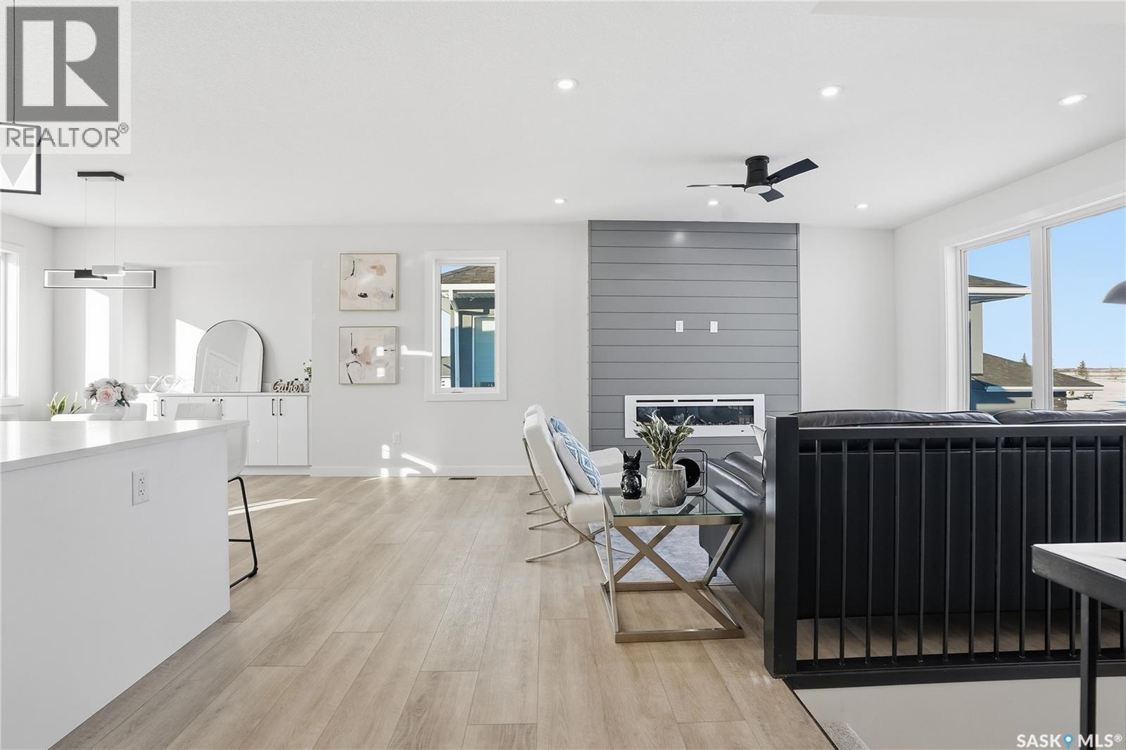 722 Weir Crescent, Warman, Saskatchewan  S0K 4S3 - Photo 3 - SK028539