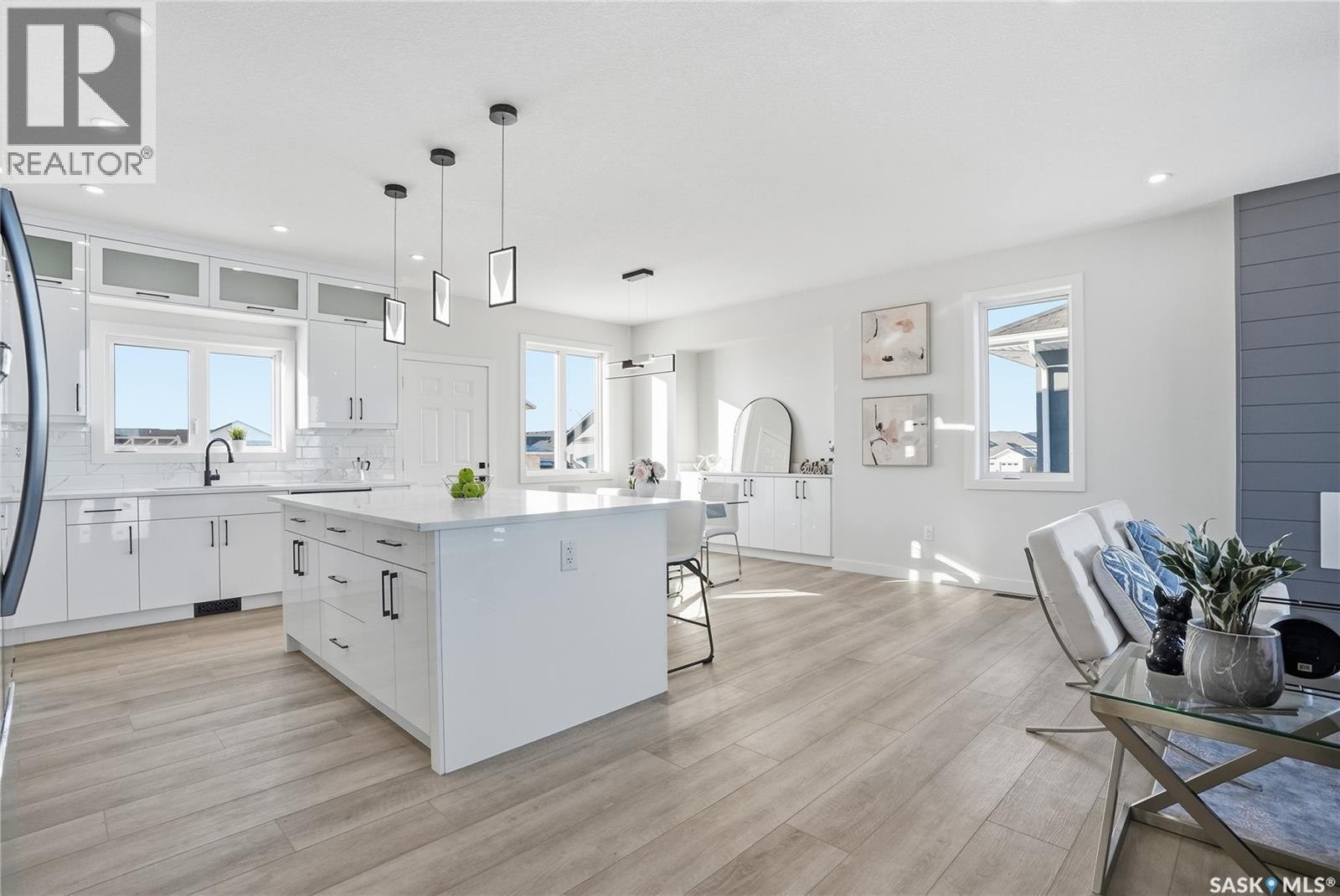 722 Weir Crescent, Warman, Saskatchewan  S0K 4S3 - Photo 4 - SK028539