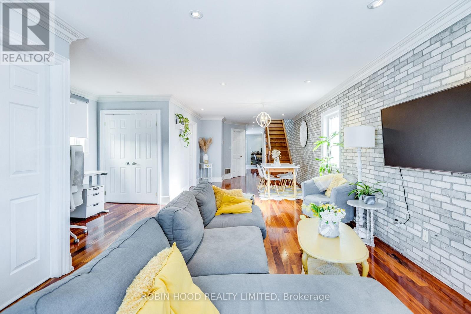 449 GILBERT AVENUE, Toronto, Ontario