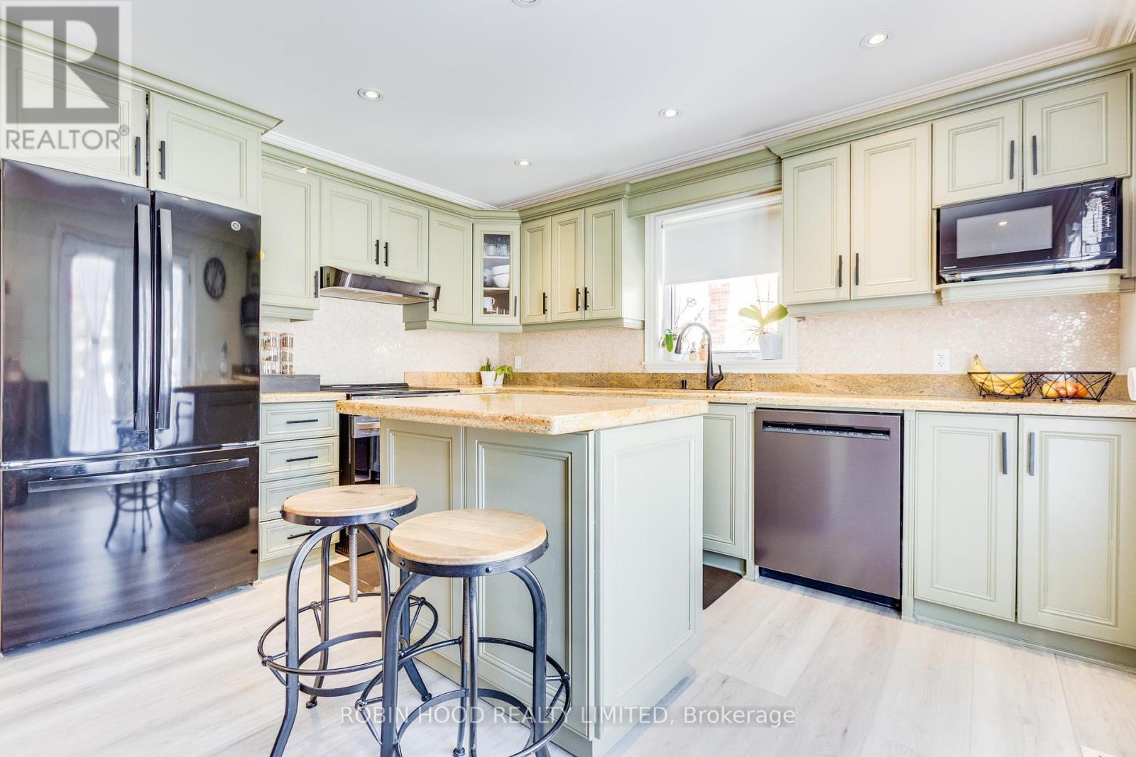 449 Gilbert Avenue, Toronto, Ontario  M6E 4X4 - Photo 17 - W12787724