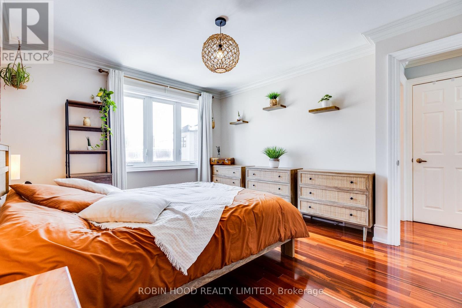 449 Gilbert Avenue, Toronto, Ontario  M6E 4X4 - Photo 20 - W12787724