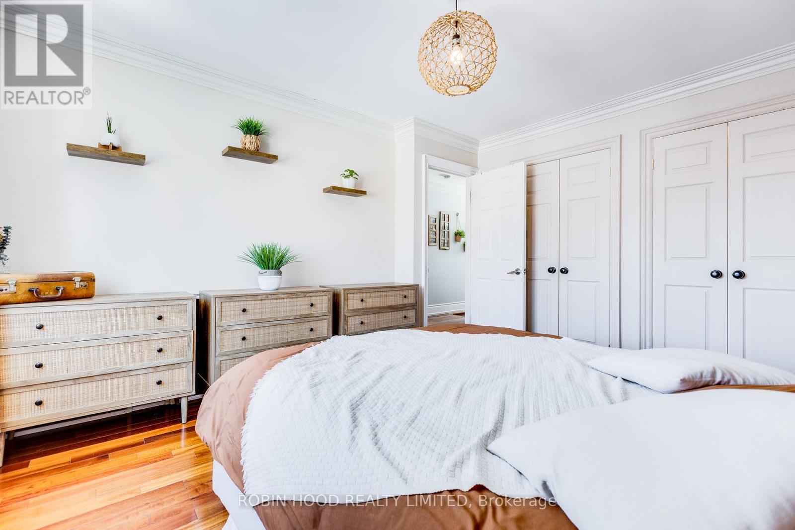 449 Gilbert Avenue, Toronto, Ontario  M6E 4X4 - Photo 22 - W12787724