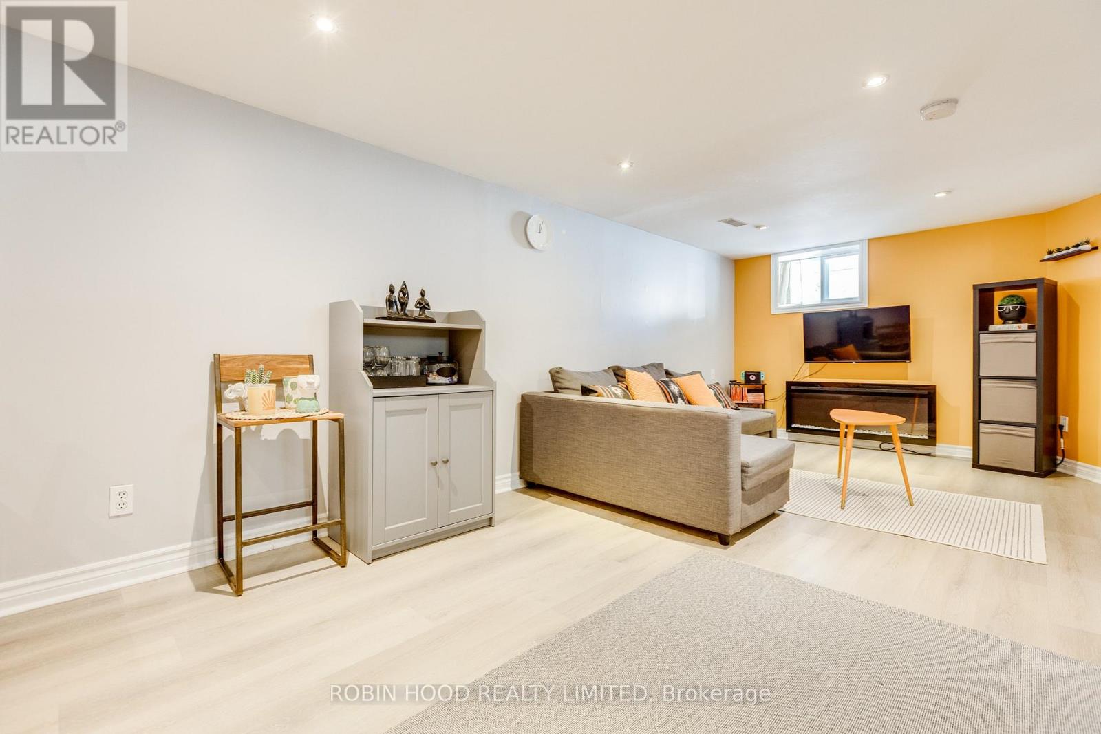 449 Gilbert Avenue, Toronto, Ontario  M6E 4X4 - Photo 29 - W12787724