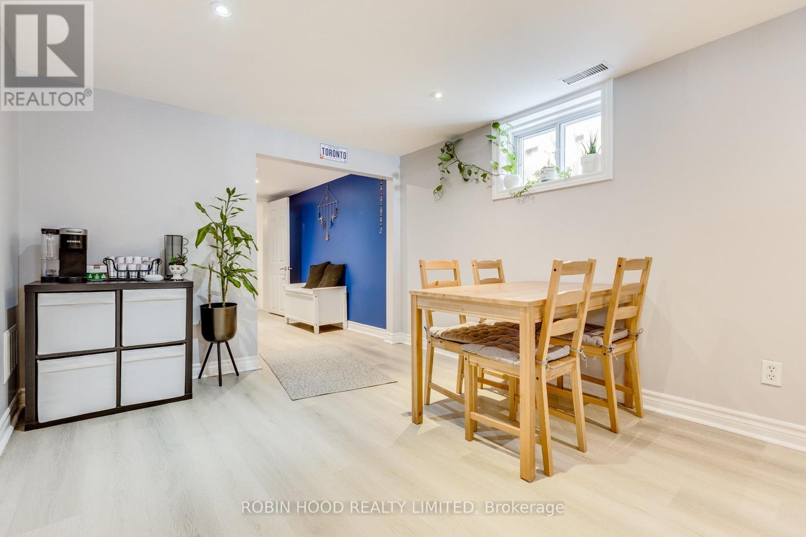 449 Gilbert Avenue, Toronto, Ontario  M6E 4X4 - Photo 31 - W12787724