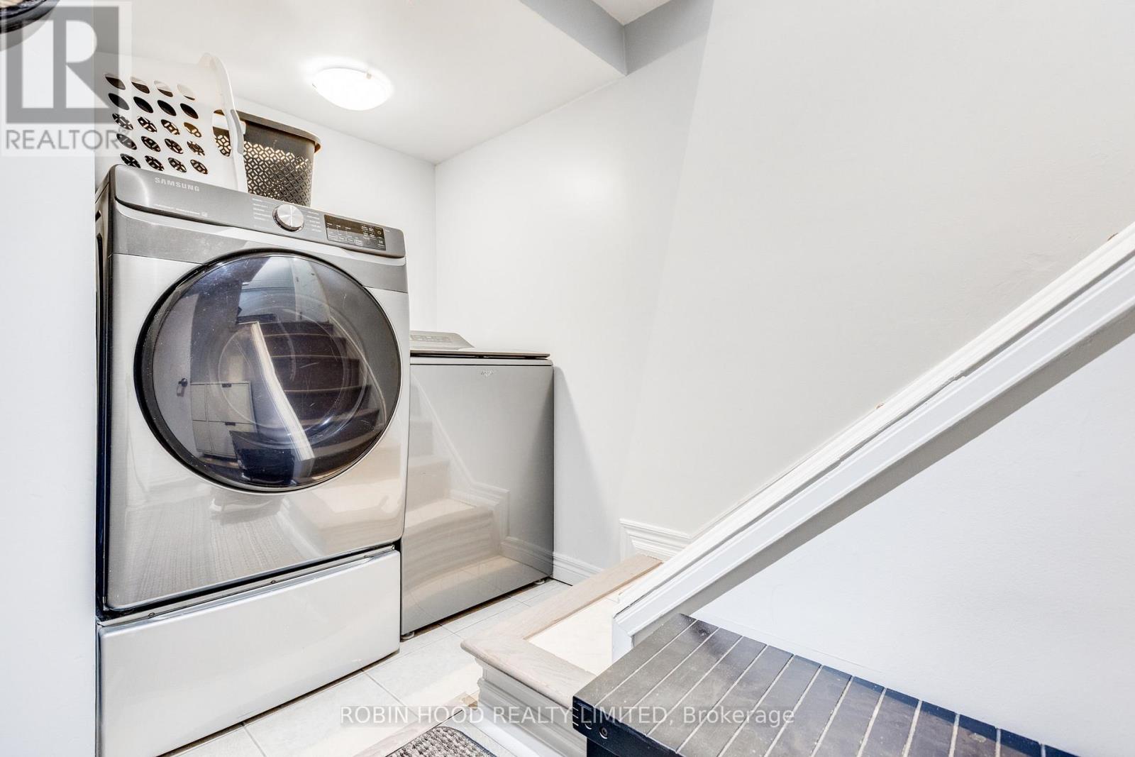 449 Gilbert Avenue, Toronto, Ontario  M6E 4X4 - Photo 36 - W12787724