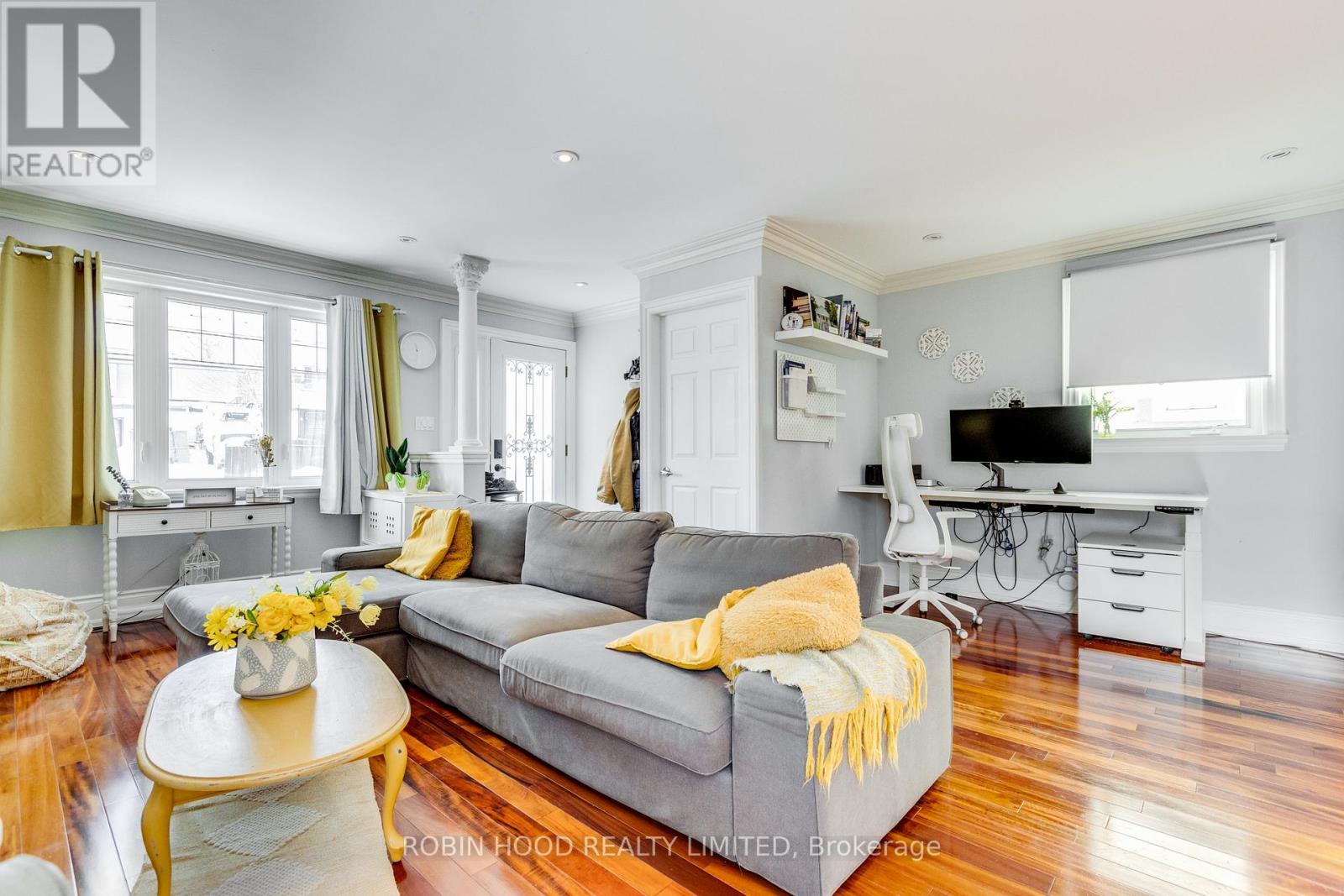 449 Gilbert Avenue, Toronto, Ontario  M6E 4X4 - Photo 8 - W12787724