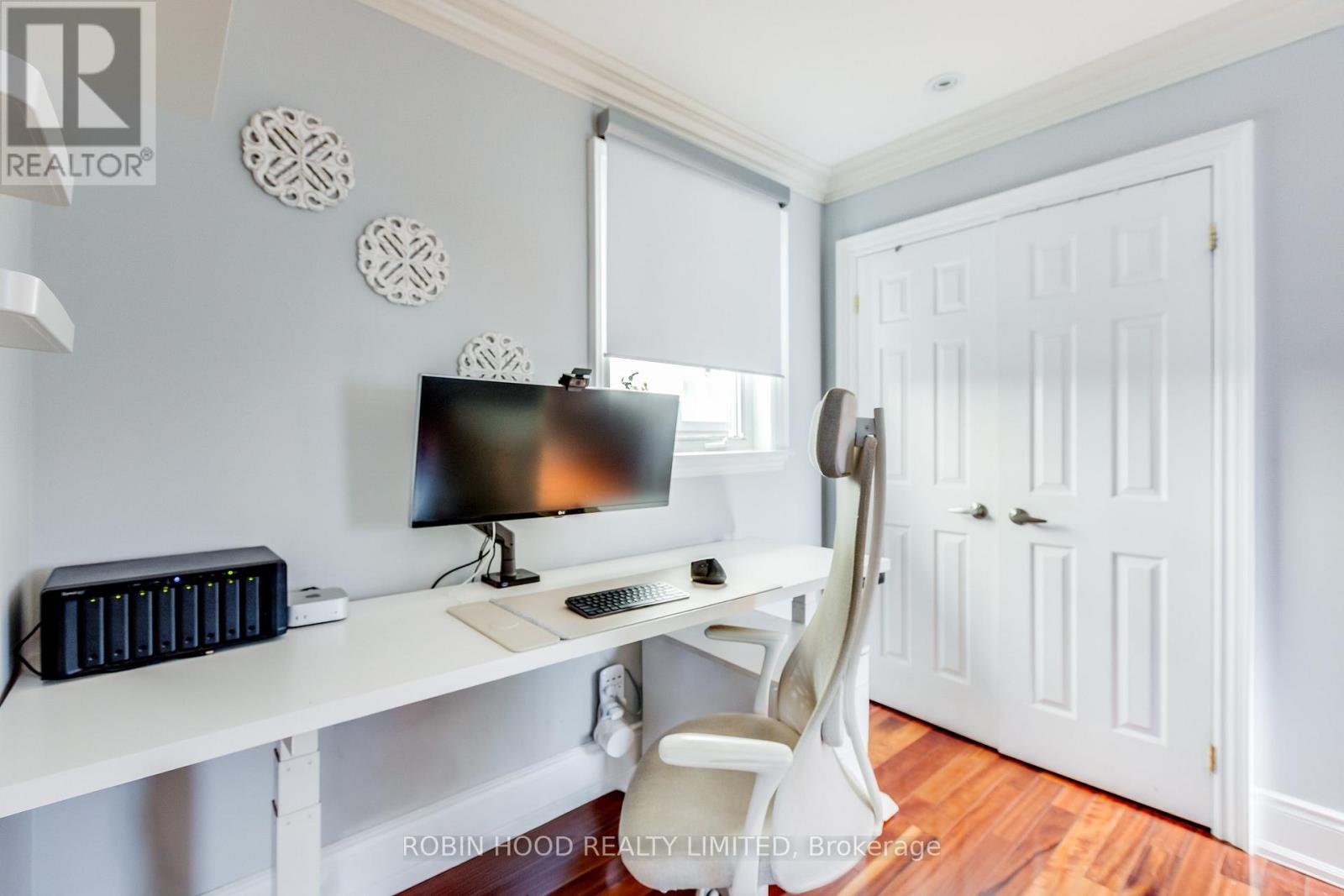 449 Gilbert Avenue, Toronto, Ontario  M6E 4X4 - Photo 9 - W12787724