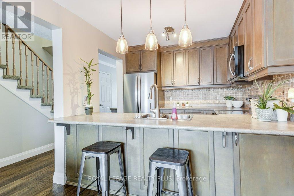 5144 Lampman Avenue, Burlington, Ontario  L7L 6L1 - Photo 17 - W12787728